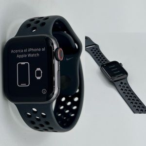 Apple Watch Nike series 6 
Space gray aluminum case anthracite/black sport band
